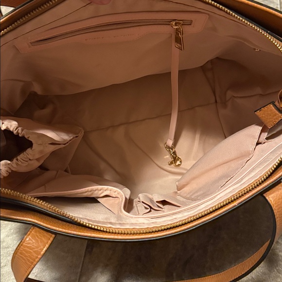 Poppy & Peonies Faux Leather Tote - Picture 7 of 8